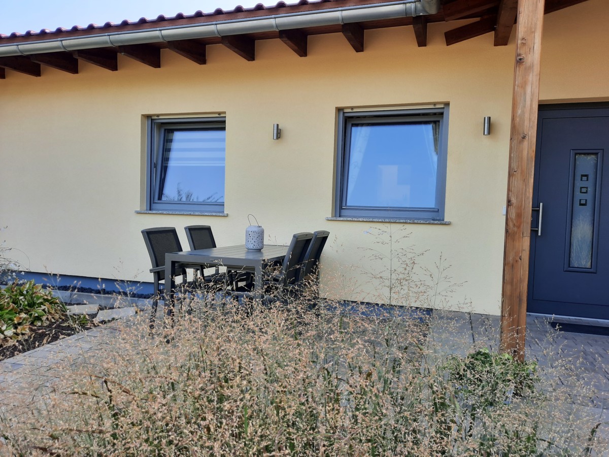 Terrasse mit Blick in die Weinberge